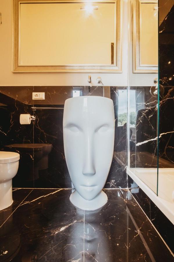 Gasthof Prince's Colosseum Collection
